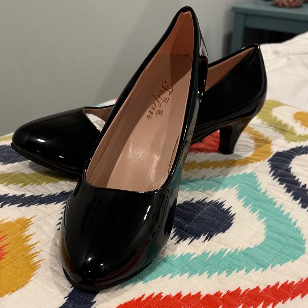 Chic Black Patent Leather Heels